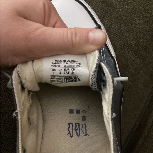 Converse low top 😊 - Picture 3 of 4